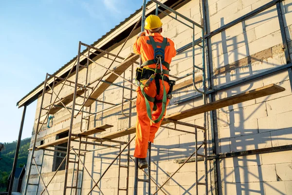 Construction Worker Wearing Safety Harness Belt Working High Place Construction — Stock Photo, Image