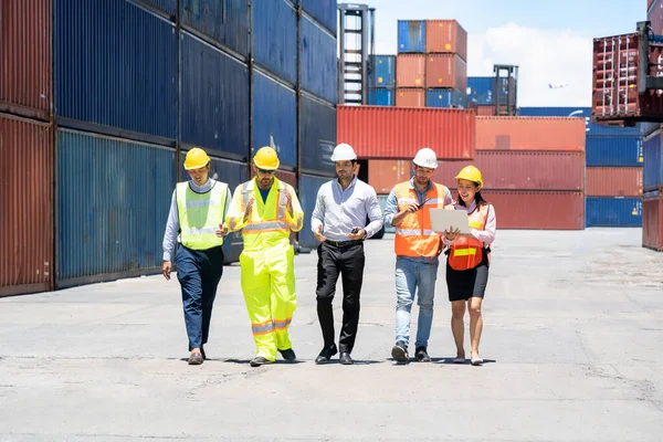 Grupo Trabalhadores Portuários Profissionais Pessoas Engenharia Que Trabalham Conceito Carga — Fotografia de Stock