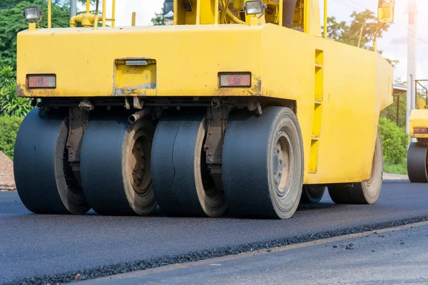 Los Rodillos Carretera Que Trabajan Nuevo Sitio Construcción Carreteras Ciudad —  Fotos de Stock