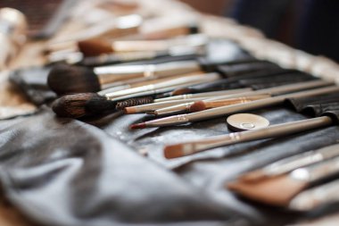 Makyaj fırçaları. Makyaj araçları