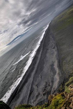 Hisanefshellir Mağarası, İzlanda okyanus dalgaları