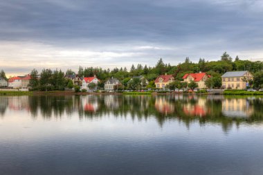 Reyjavik, İzlanda, göl yansıma