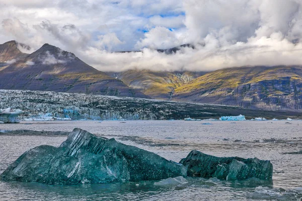 Jkulsrin Gletsjer Ijsbergen Bergen Ijsberg Lagune Blauw Ijs Ijsland — Stockfoto