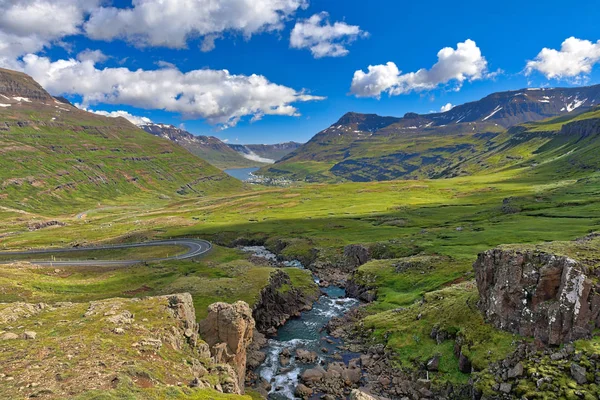 Kék Jég Patak Völgyében Látszó Seyjisfur Izland Közelében Orbjrn Arnoddsson — Stock Fotó