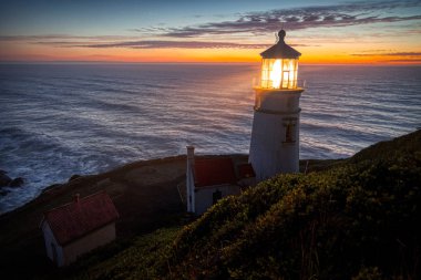 Uzun pozlama ve günbatımı Haceta deniz feneri, Oregon