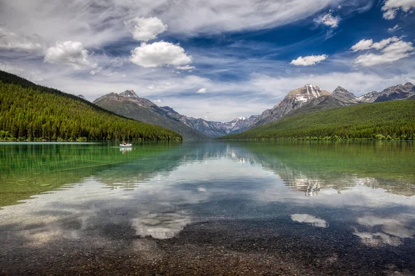 Bowman Lake - Bowman Zeltplatz — Stockfoto