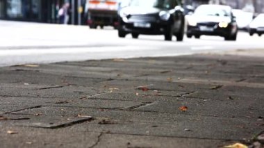 Şehir yolunun bulanık arkaplanı