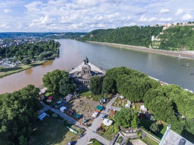 Koblenz şehir Almanya 15.06.2018 olay elektronik şarap tarihi bir anıt Alman köşe güneşli bir günde