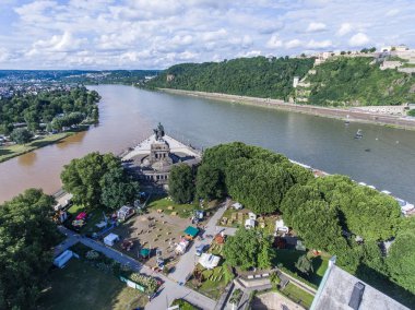 Koblenz şehir Almanya 15.06.2018 olay elektronik şarap tarihi bir anıt Alman köşe güneşli bir günde