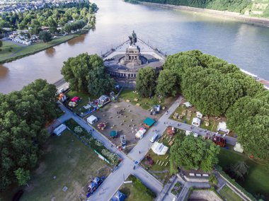 Koblenz şehir Almanya 15.06.2018 olay elektronik şarap tarihi bir anıt Alman köşe güneşli bir günde