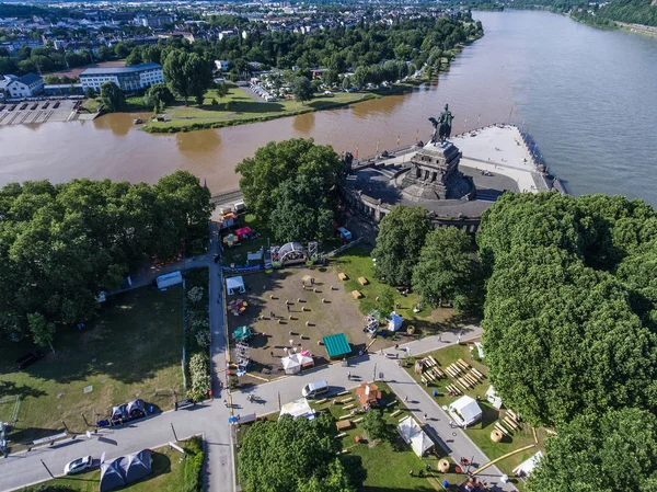 Koblenz şehir Almanya 15.06.2018 olay elektronik şarap tarihi bir anıt Alman köşe güneşli bir günde