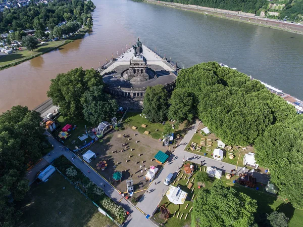 Koblenz şehir Almanya 15.06.2018 olay elektronik şarap tarihi bir anıt Alman köşe güneşli bir günde