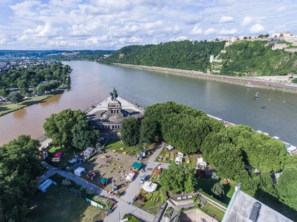 Koblenz şehir Almanya 15.06.2018 olay elektronik şarap tarihi bir anıt Alman köşe güneşli bir günde