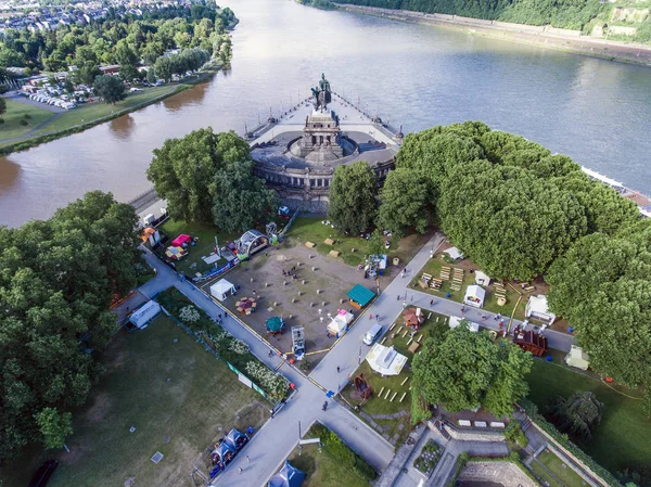 Koblenz şehir Almanya 15.06.2018 olay elektronik şarap tarihi bir anıt Alman köşe güneşli bir günde