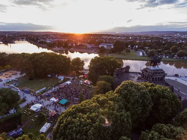 Koblenz şehir Almanya 15.06.2018 olay elektronik şarap tarihi bir anıt Alman köşe güneşli bir günde