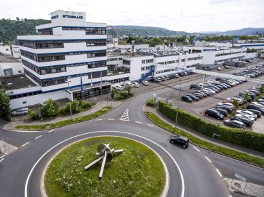 Koblenz Almanya 09.07.2017 hava görünümünü Stabilus merkez ve Koblenz sen fabrikada fabrika binaları da görebilirsiniz