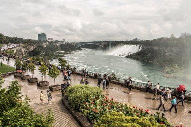 Niagra Falls Kanada 06.09.2017 panoramik Gökkuşağı Köprüsü yakınındaki Niagara Falls sınır Amerika Kanada