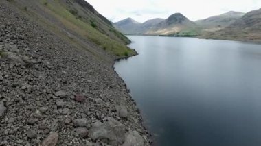 Video Wastwater Gölü İngiltere Scafell Pike en yüksek dağ Lake District Cumbria içinde en derin Gölü