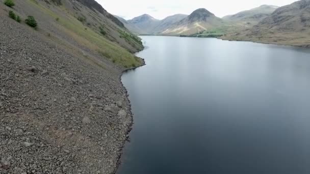 Video Wastwater Gölü İngiltere Scafell Pike en yüksek dağ Lake District Cumbria içinde en derin Gölü — Stok video