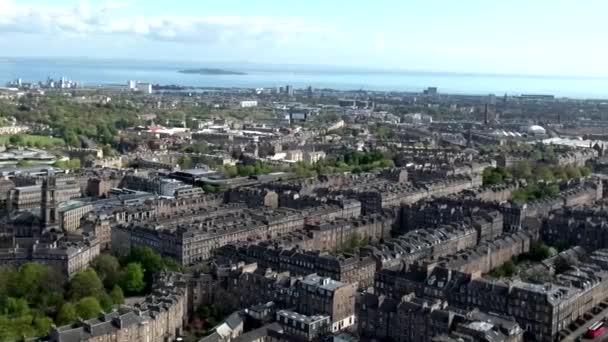 Město Edinburgh Skotsko historické město den letecký záběr — Stock video