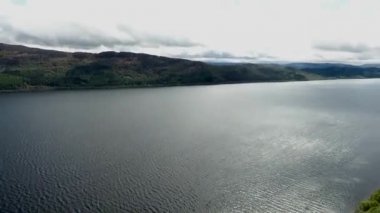 Ünlü Loch Ness hava yeşil İskoçya İngiltere vurdu