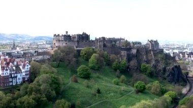 Edinburgh şehir İskoçya tarihi Castle Rock bulutlu gün hava vurdu