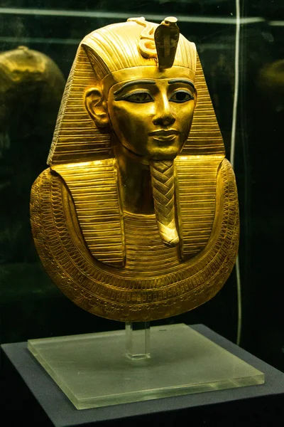 Cairo, Egypte 25.05.2018 Pharao masker in de hoofdattractie van Egyptische Museum Cairo — Stockfoto