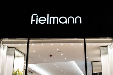 Bonn, Almanya 17.12.2017 Fielmann Dükkanı tabela logo - Fielmann Ag perakende gözlük üzerinde odaklanan bir Alman optik şirketidir