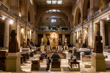 Kahire, Mısır, 25.05.2018 içinde müze Mısır eski eserler Antik Sanat geniş koleksiyonuna ev