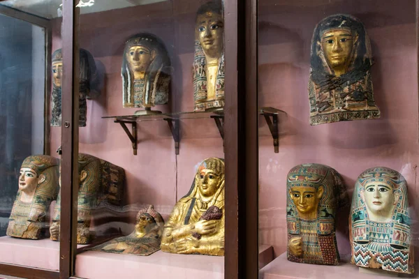Le Caire, Égypte, 25.05.2018 à l'intérieur du Musée des antiquités égyptiennes abrite une vaste collection d'œuvres d'art anciennes — Photo