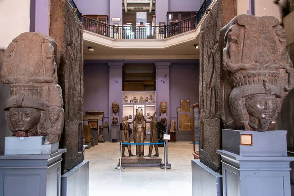 Kahire, Mısır, 25.05.2018 içinde müze Mısır eski eserler Antik Sanat geniş koleksiyonuna ev — Stok fotoğraf