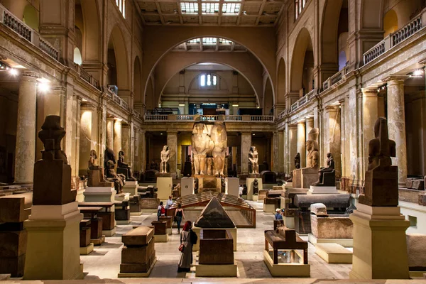 Kahire, Mısır, 25.05.2018 içinde müze Mısır eski eserler Antik Sanat geniş koleksiyonuna ev