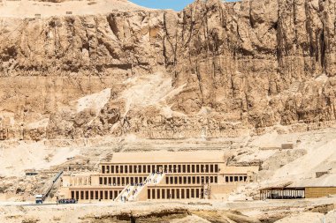 Luxor Mısır 18.05.2018 Mısır'da Luxor yakınlarındaki dişi firavun Hatchepsut antik tapınağı