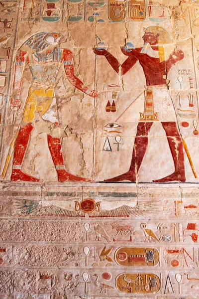 Der antike Tempel der Pharao-Beil-Sut in der Nähe von Luxor in Ägypten — Stockfoto