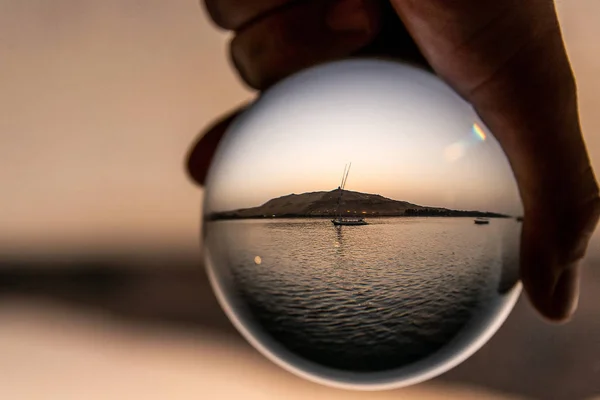 Lens bola Aswan Egito Barco à vela no rio Nilo Cisjordânia — Fotografia de Stock