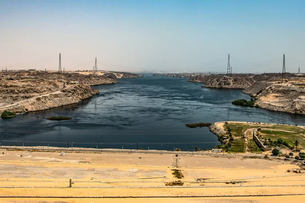 Aswan dam - Aswan hydroelectric power station and Nasser Lake, Egypt — Stock Photo, Image
