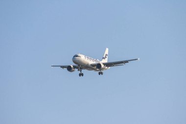 Frankfurt, Almanya 11.08.2019 Finnair Airlines uçağı Frankfurt merkezli havaalanına inmek üzere.