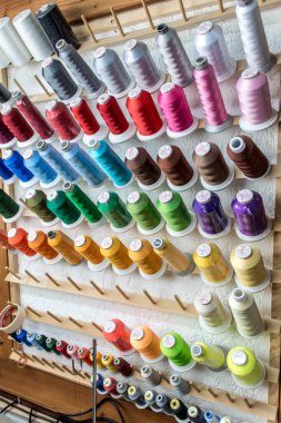 08.07.2018 - Koblenz Almanya - Renkli İplik Dikiş İpliği Örgü, Kumaş ve Tekstil Endüstrisinin Kapanışı