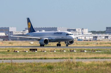 FRANKFURT GERMANY 11.08.2019 Lufthansa Hava Yolları D-AINE Airbus A320-271 Fraport havaalanından havalanacak.