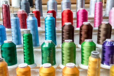 08.07.2018 - Koblenz Almanya - Renkli İplik Dikiş İpliği Örgü, Kumaş ve Tekstil Endüstrisinin Kapanışı