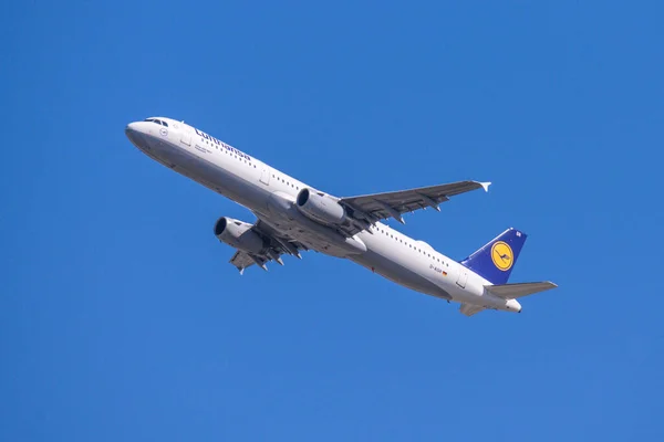 FRANCESCO, GERMANIA 11.08.2019 Lufthansa AIRLINES D-AISR Airbus A321-231 partenza dall'aeroporto di fraport — Foto Stock