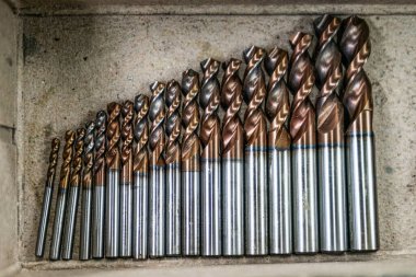 Metal işçiliğinde makine merkezi için kullanılan karpit Endmills 'in çeşitli kesme araçlarının boyutları düz yatıyordu