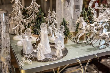 Güzel bayramlar Cam Noel dekorasyonu Melek figürleri