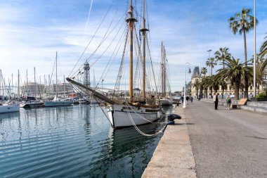 Barselona, İspanya-12 Nisan 2023. Schooner, Pailebot, Santa Eulalia, İspanya 'nın Barcelona kentindeki Port Vell Müzesi' ne demirlemiş..