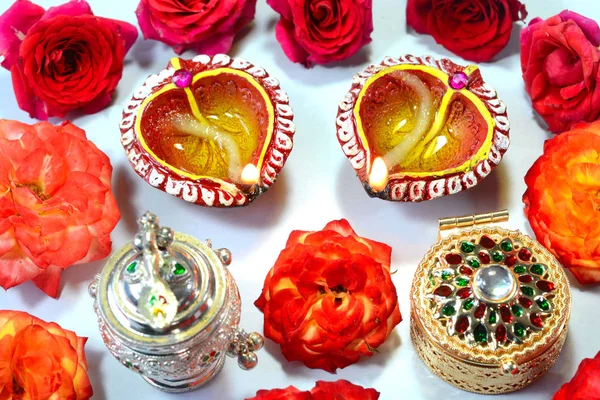 Lâmpadas Óleo Decoradas Rosas Durante Celebração Festival Diwali — Fotografia de Stock