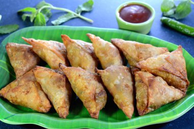 Samosa Hint popüler snack gıda
