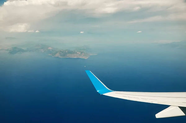 Vista Desde Ventana Del Avión Turismo Viaje Ala Avión Volando —  Fotos de Stock