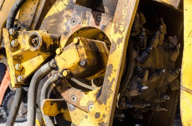 Büyük kamyon traktör parçaları araba akaryakıt kurum pas eski kar temiz cıvata somun piston