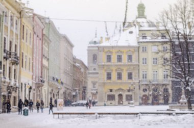 Bulanık kış arka plan şehir hayatı kötü hava yaşam tarzı blizzard Noel soğuk kar turist panorama eski şehrin düşüyor