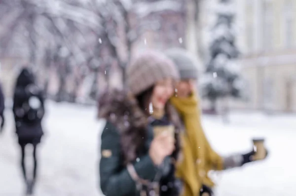 Onscherpe Achtergrond Grootstad Vrouw Vrienden Koffers Leven Mensen Slecht Weer — Stockfoto